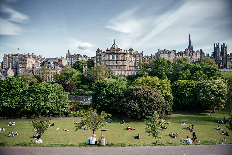 Edinburgh: A City That Won’t Let You Put Your Camera Down
