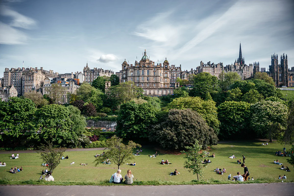 Edinburgh: A City That Won’t Let You Put Your Camera Down